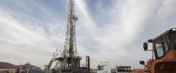Irak, İran Sınırında Petrol Sahasında Delme İşlemine Başladı